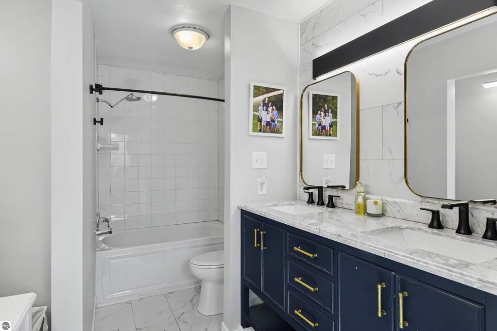 4 Bedroom Single Family Home/House's Image 19