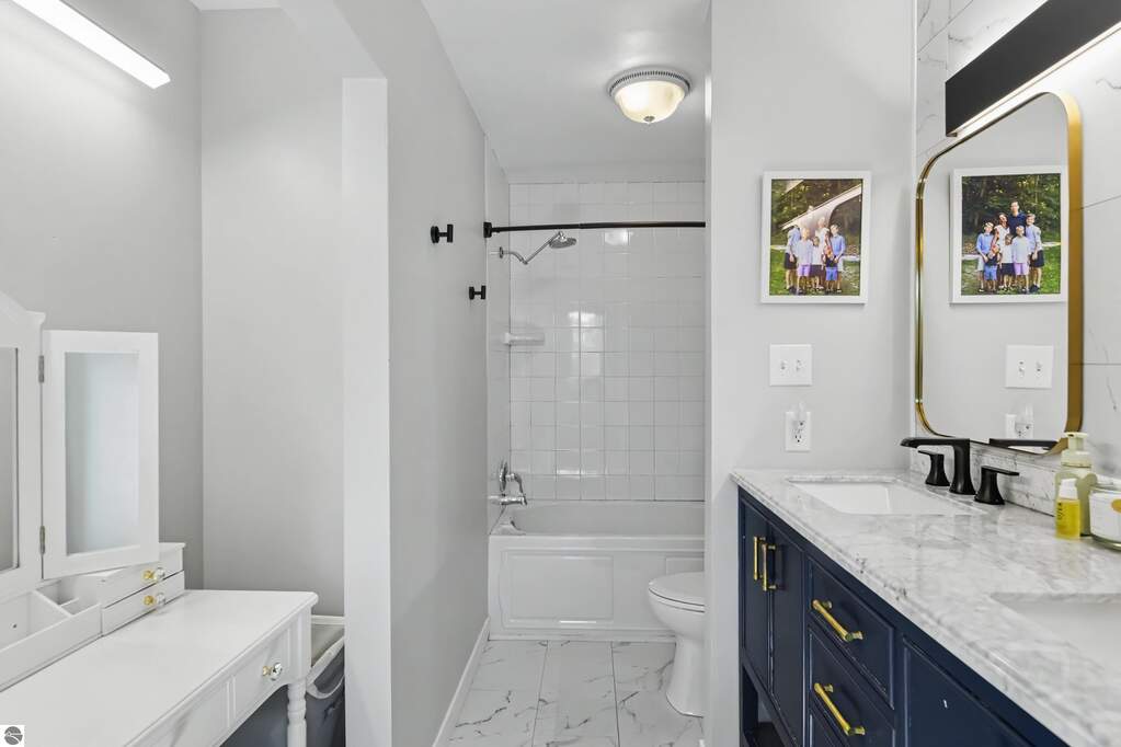 4 Bedroom Single Family Home/House's Image 20