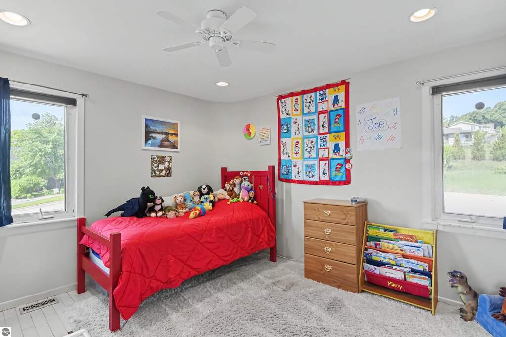 4 Bedroom Single Family Home/House's Image 32