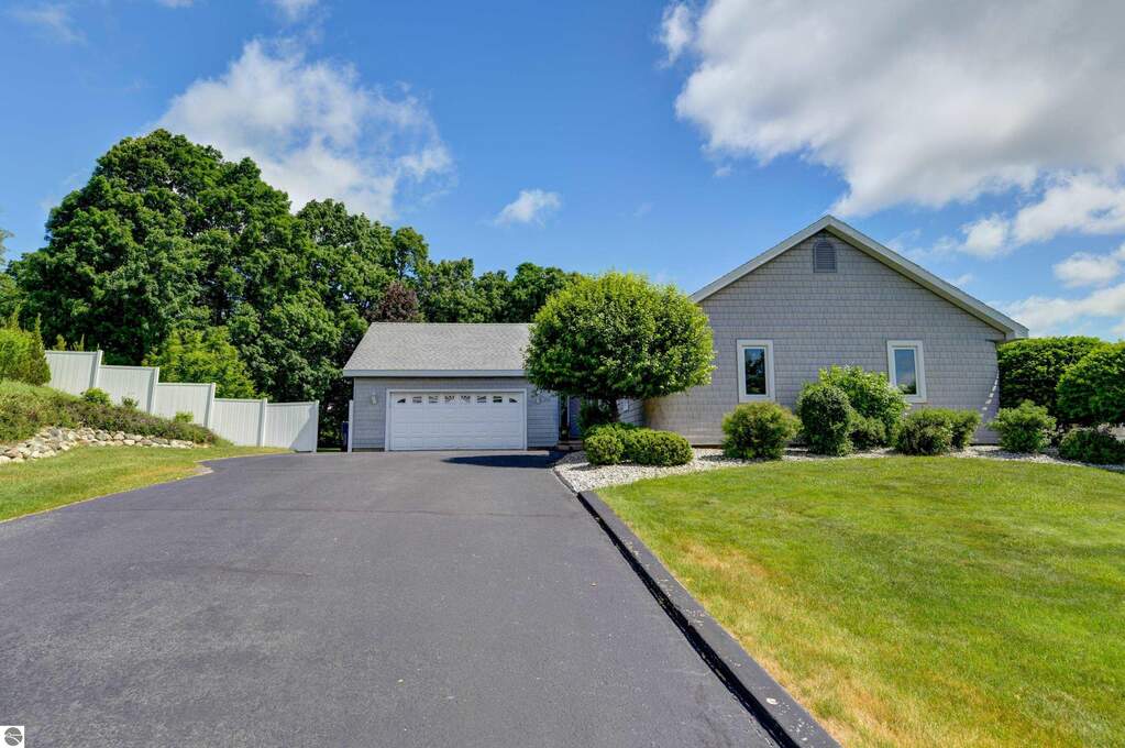 4 Bedroom Single Family Home/House's Image 56