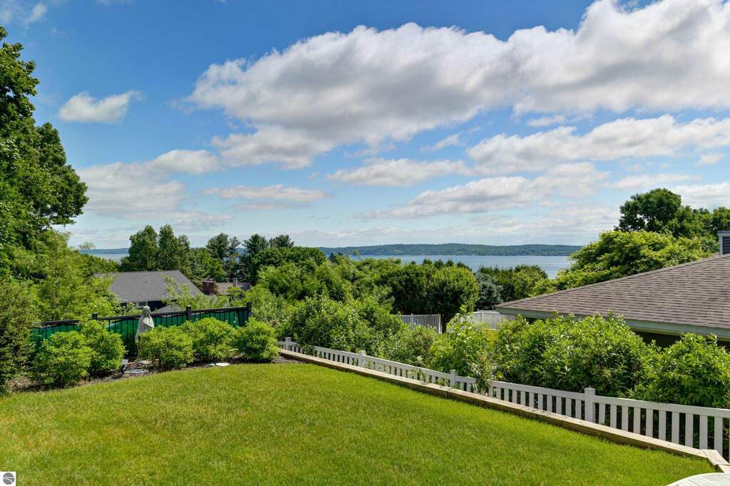 4 Bedroom Single Family Home/House's Image 5