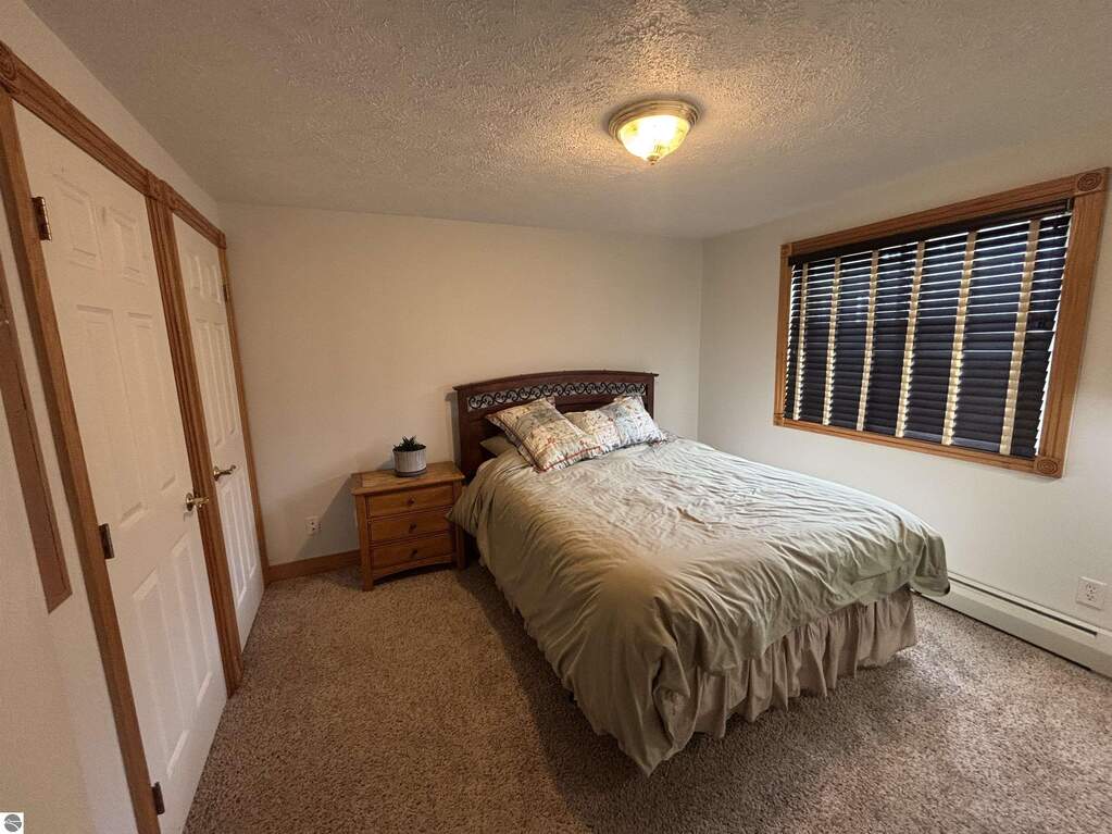 5 Bedroom Single Family Home/House's Image 11