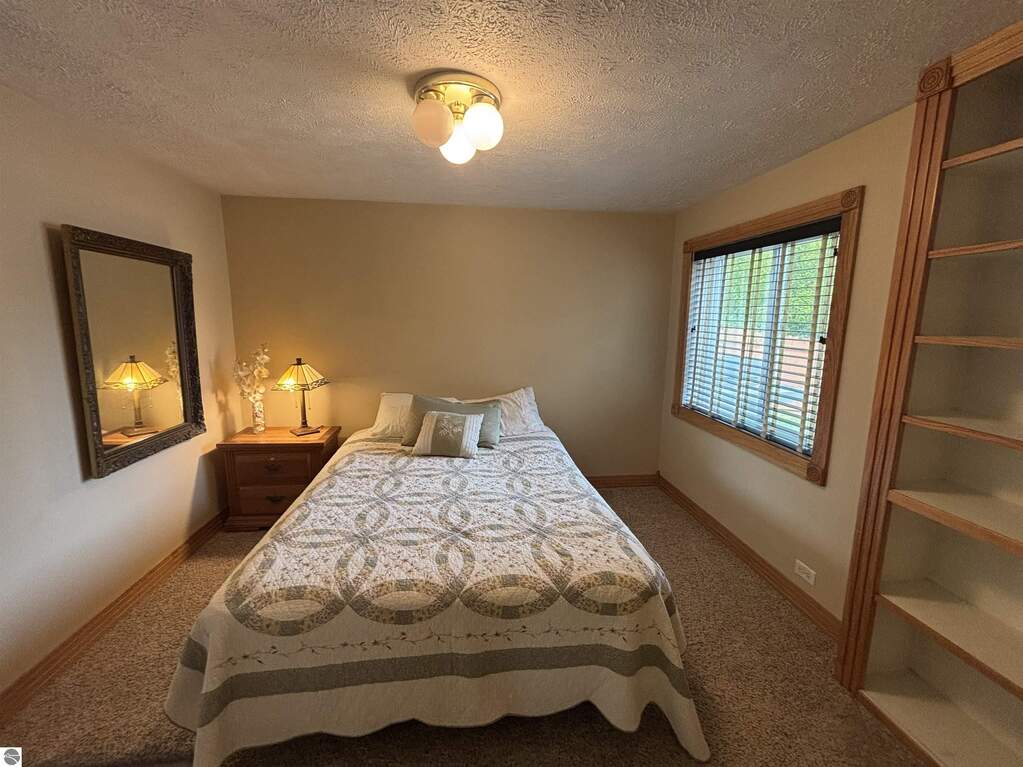5 Bedroom Single Family Home/House's Image 12