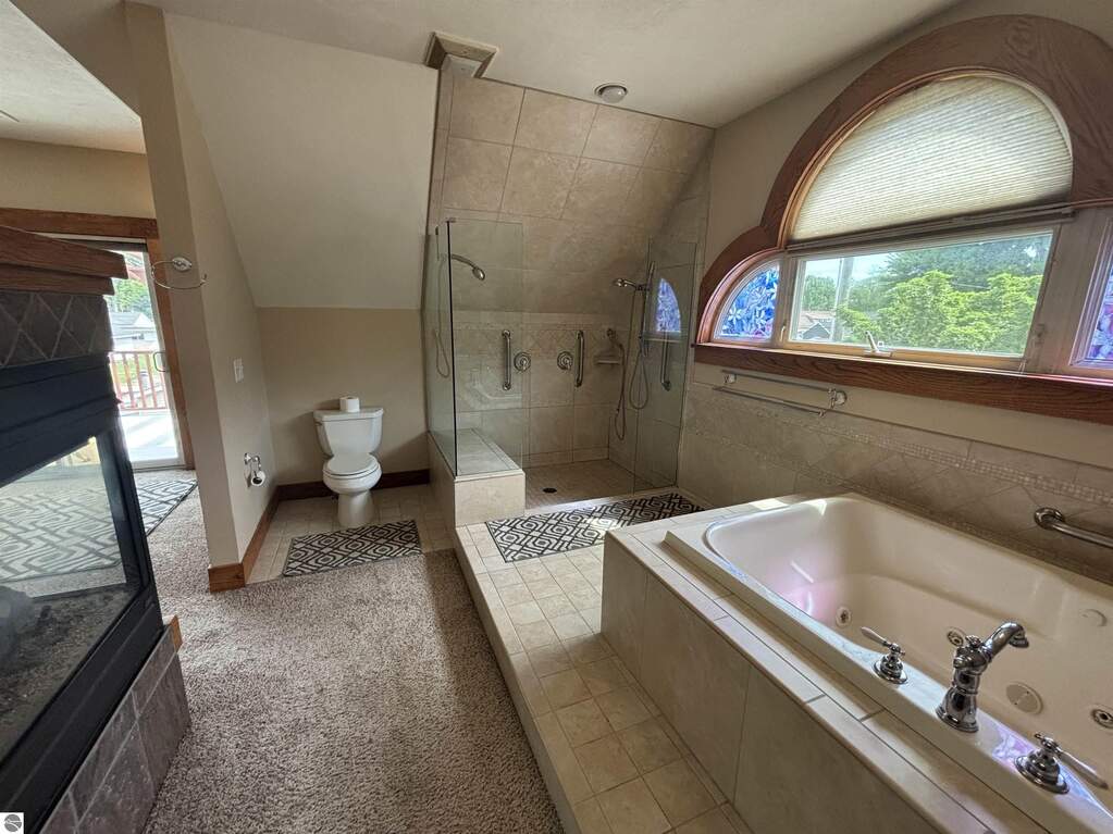 5 Bedroom Single Family Home/House's Image 30