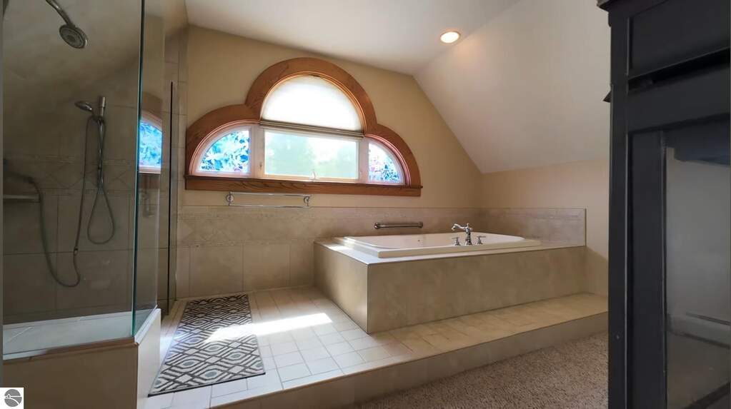 5 Bedroom Single Family Home/House's Image 41