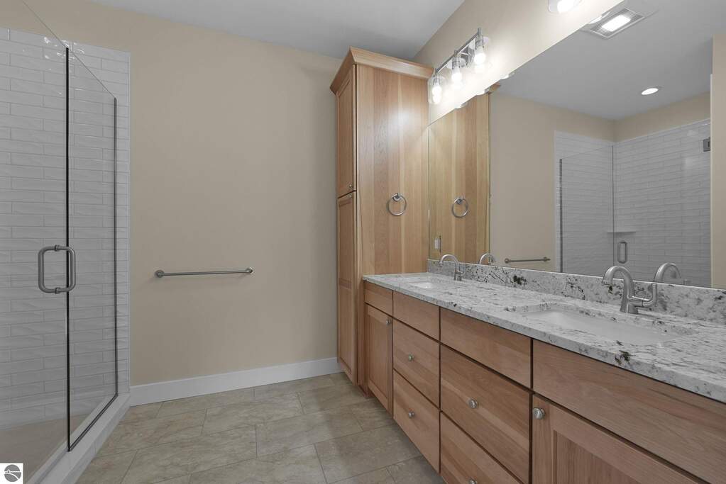 4 Bedroom Single Family Home/House's Image 13