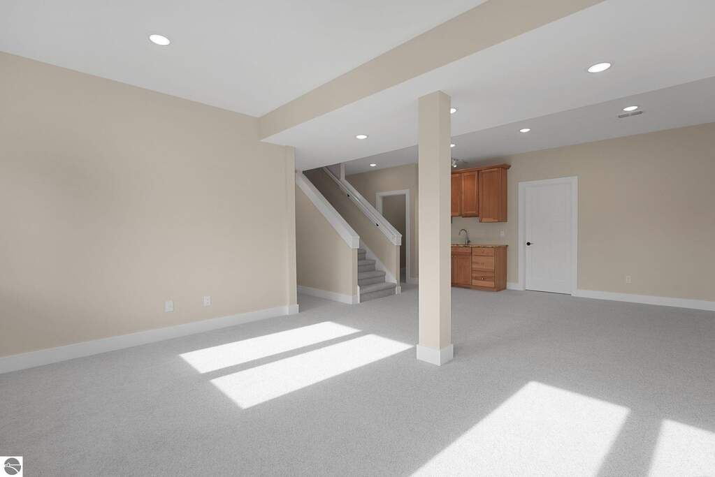 4 Bedroom Single Family Home/House's Image 25