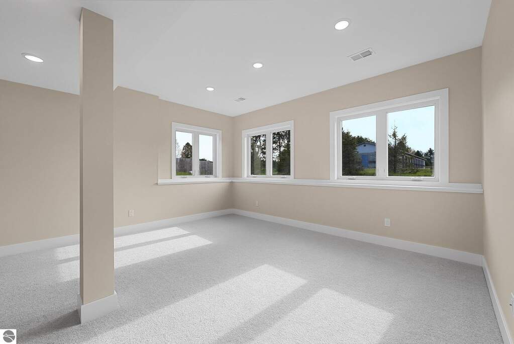 4 Bedroom Single Family Home/House's Image 27