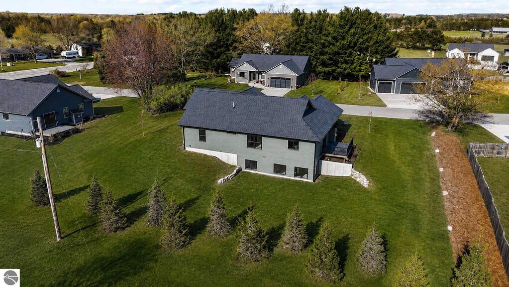 4 Bedroom Single Family Home/House's Image 32