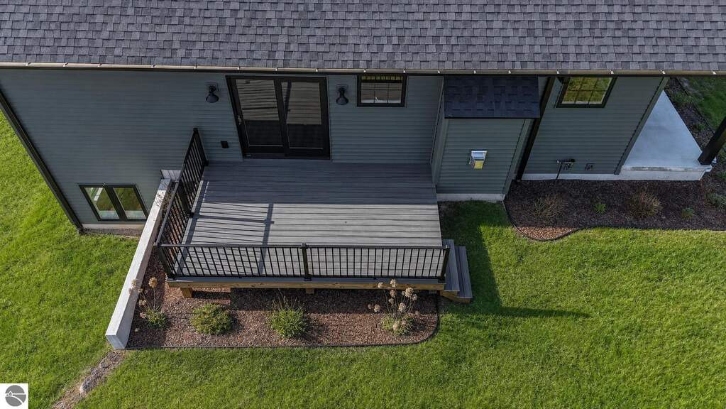 4 Bedroom Single Family Home/House's Image 4