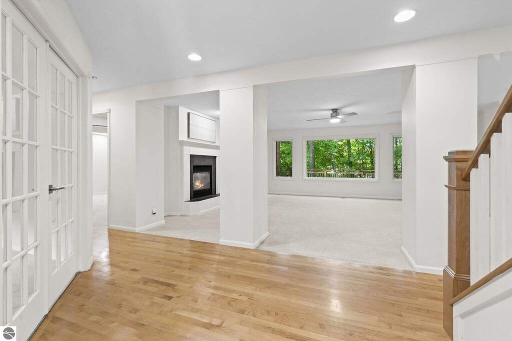 5 Bedroom Single Family Home/House's Image 11