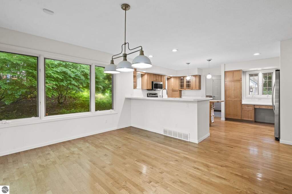 5 Bedroom Single Family Home/House's Image 21