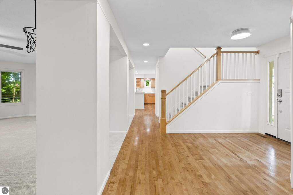 5 Bedroom Single Family Home/House's Image 27
