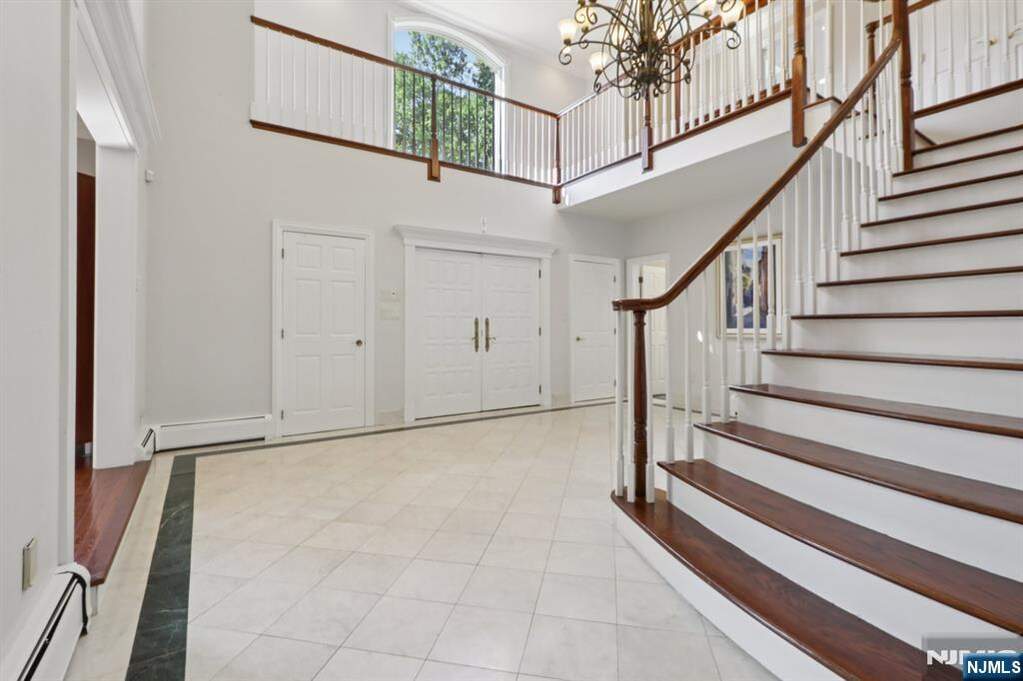 5 Bedroom Single Family Home/House's Image 20