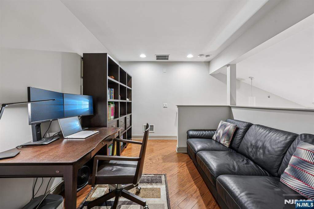 3 Bedroom Apartment/Flat's Image 14
