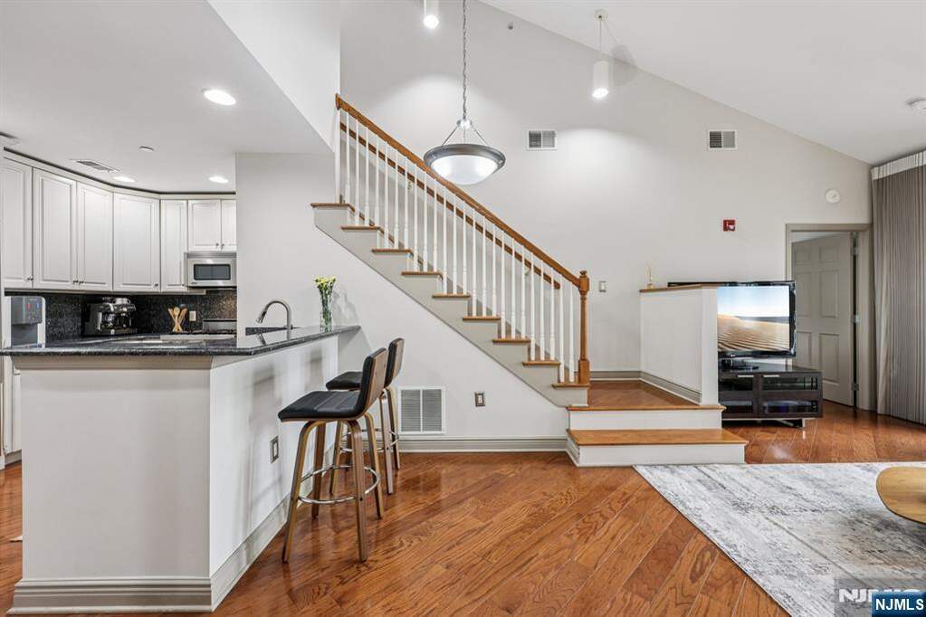 3 Bedroom Apartment/Flat's Image 5