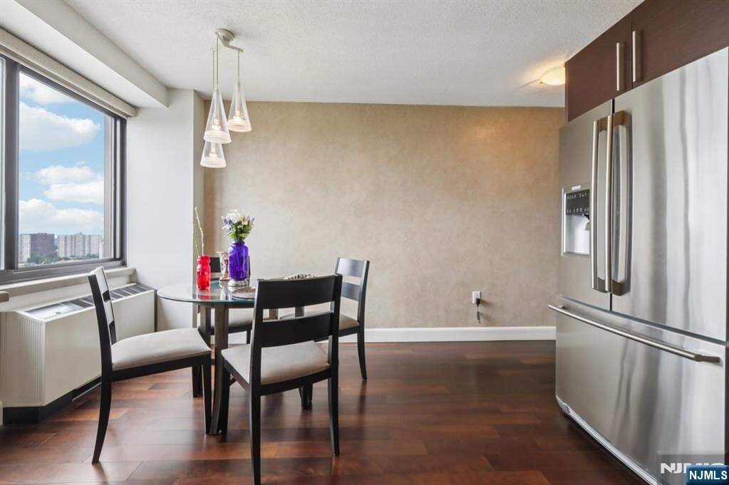 2 Bedroom Apartment/Flat's Image 20