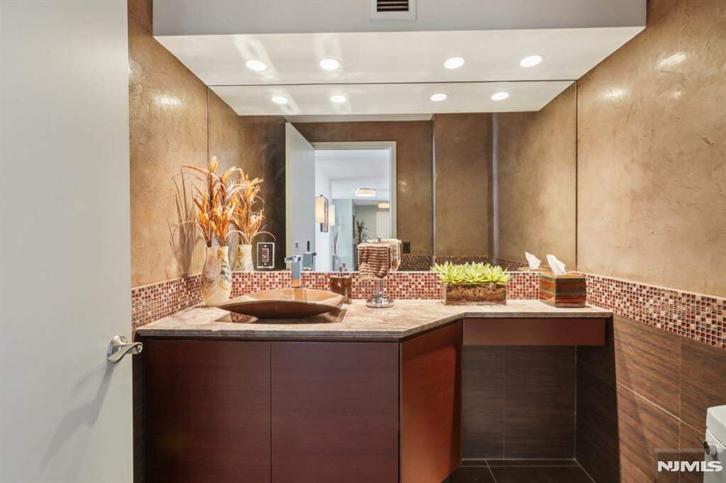 2 Bedroom Apartment/Flat's Image 30
