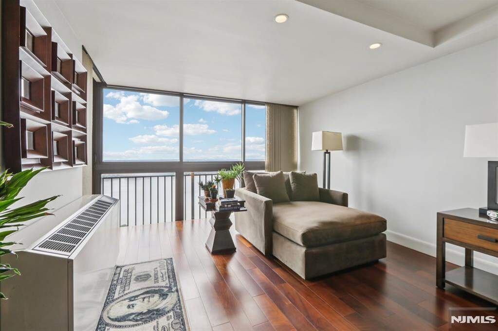 2 Bedroom Apartment/Flat's Image 34