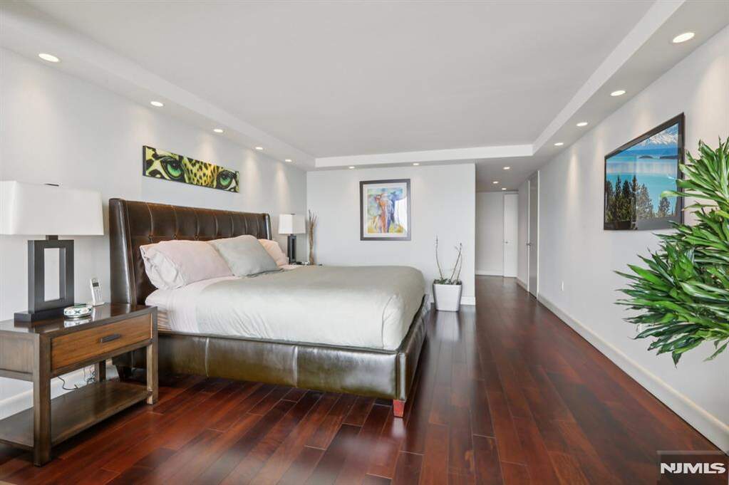 2 Bedroom Apartment/Flat's Image 35