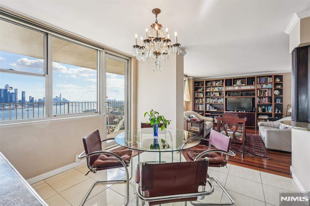 3 Bedroom Apartment/Flat's Image 6