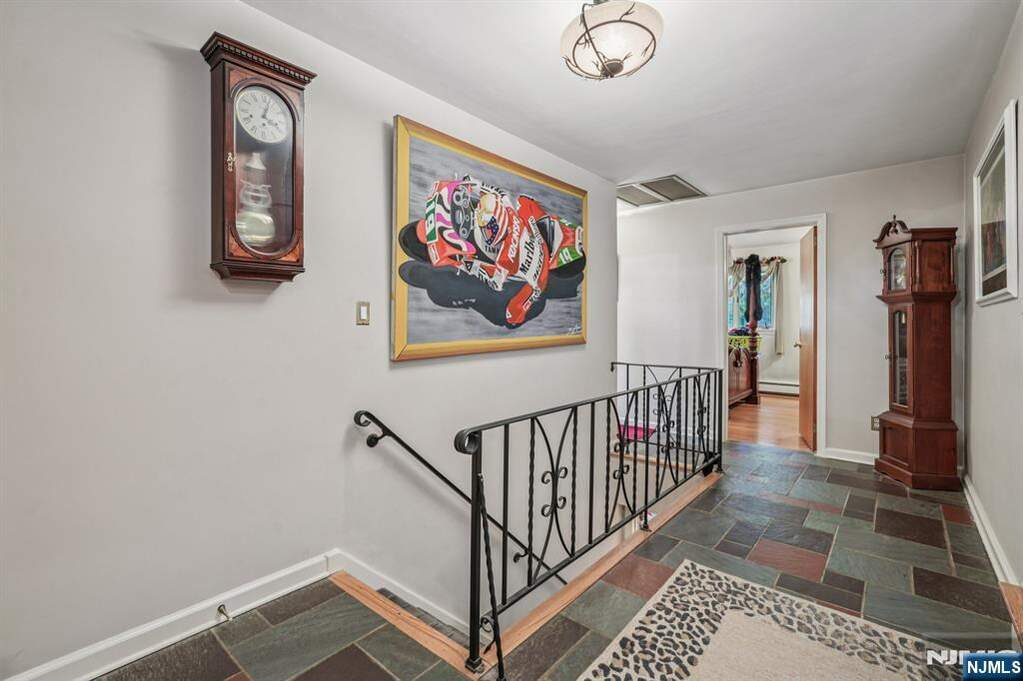 3 Bedroom Single Family Home/House's Image 11