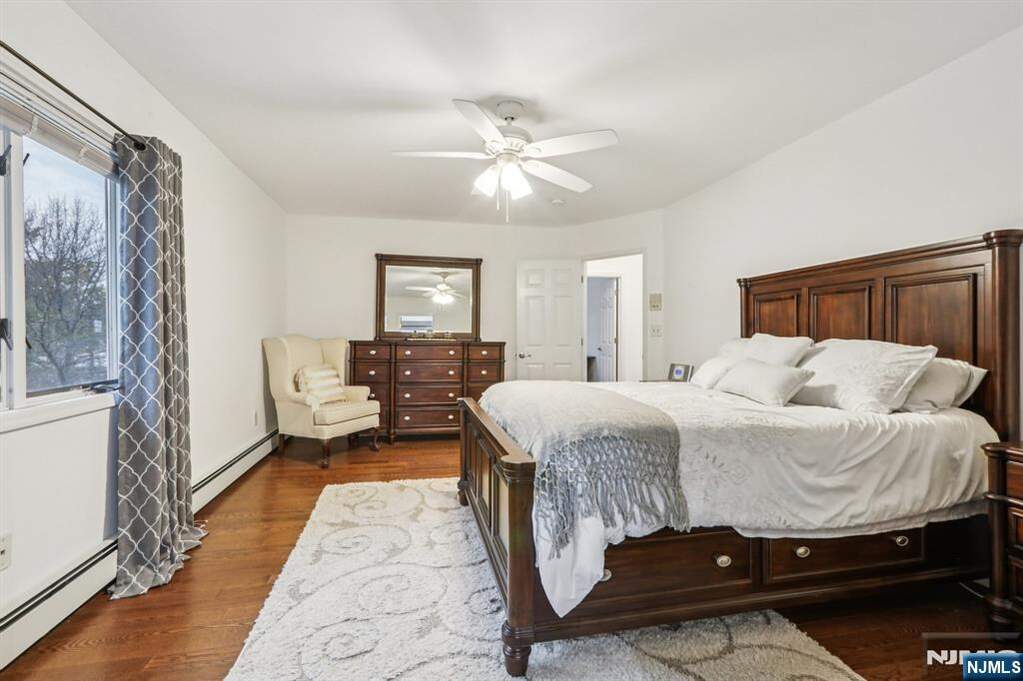 5 Bedroom Single Family Home/House's Image 19