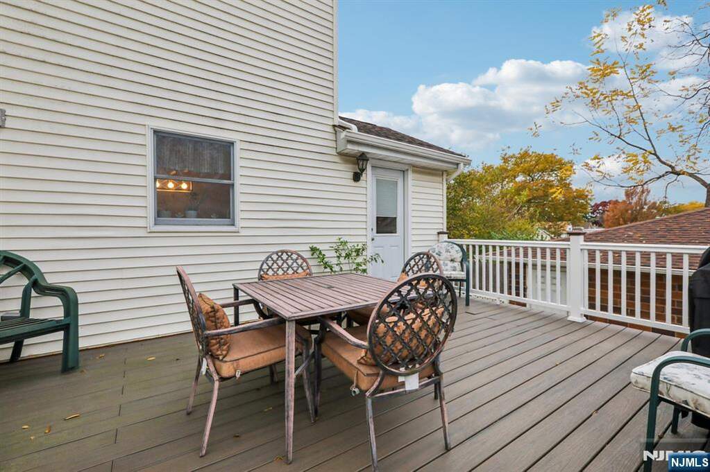 5 Bedroom Single Family Home/House's Image 34