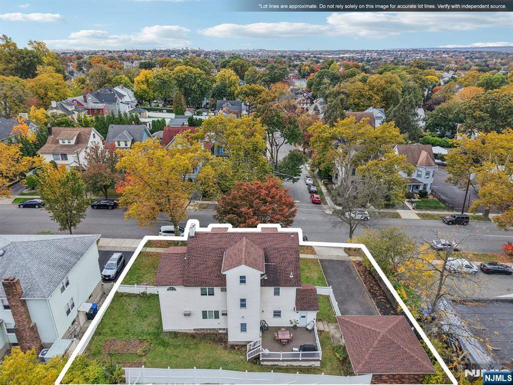 5 Bedroom Single Family Home/House's Image 6