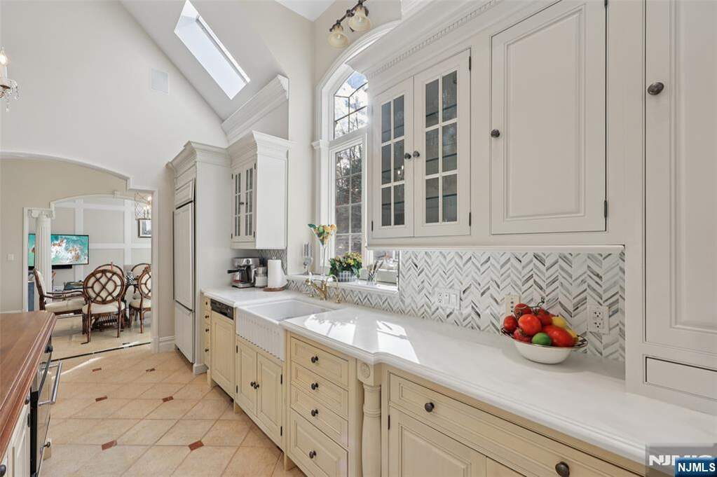 4 Bedroom Single Family Home/House's Image 7