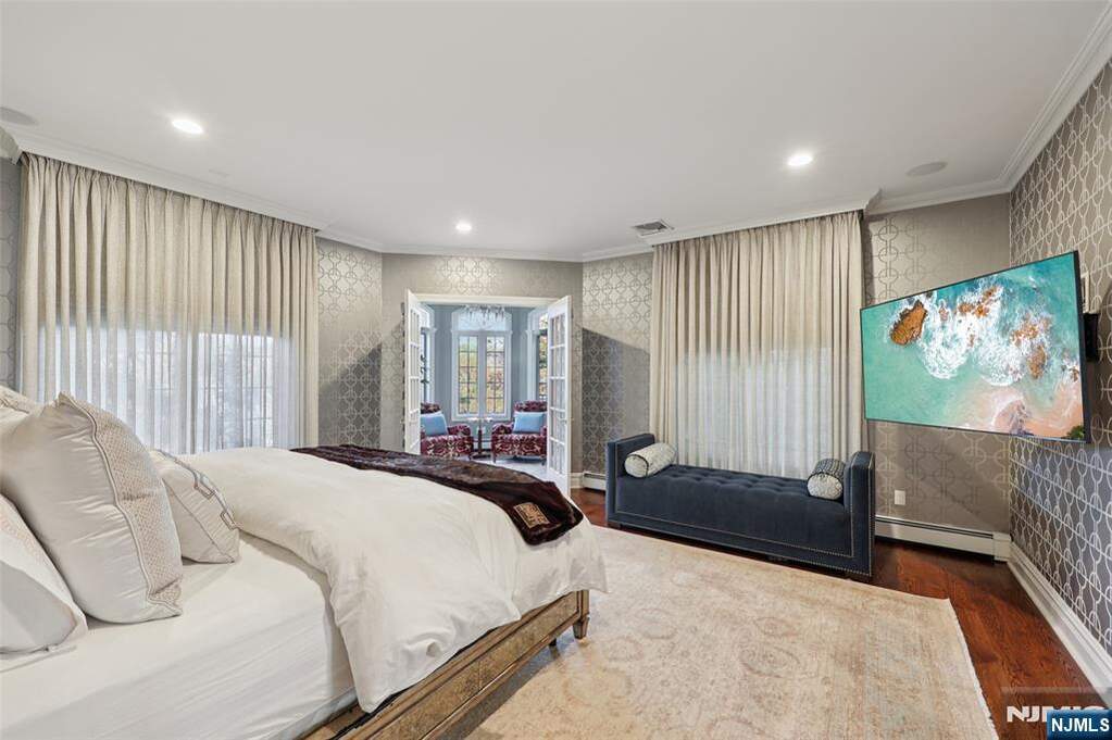 4 Bedroom Single Family Home/House's Image 15