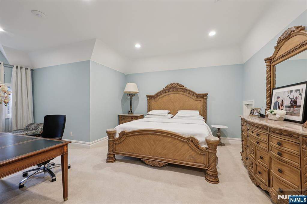 4 Bedroom Single Family Home/House's Image 19