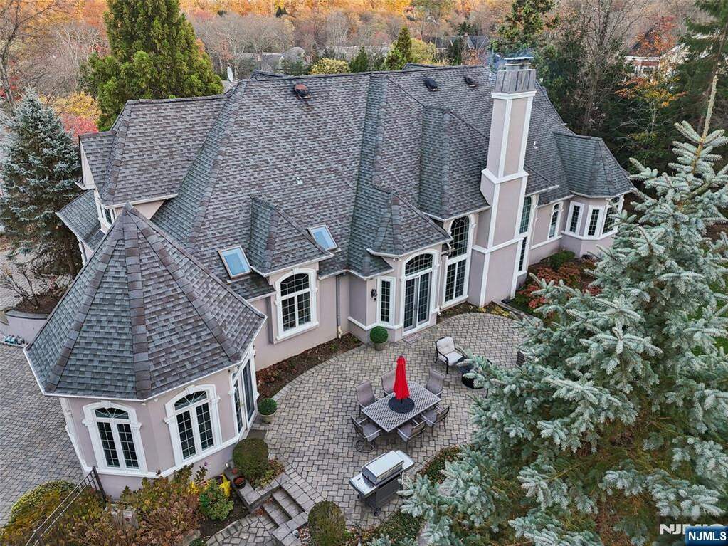 4 Bedroom Single Family Home/House's Image 28