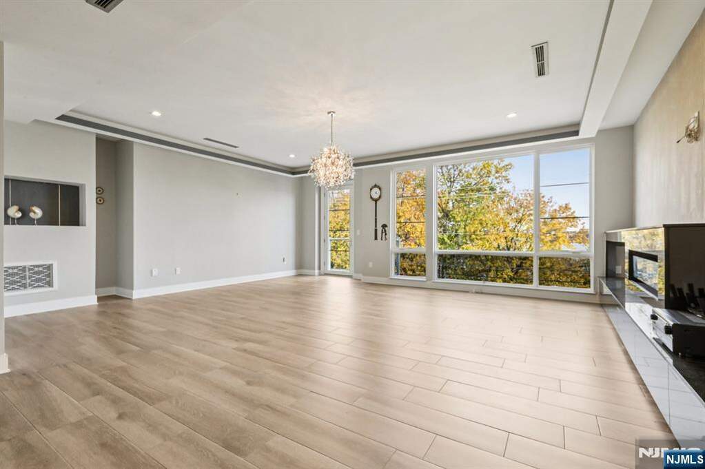 4 Bedroom Villa/Townhouse's Image 10