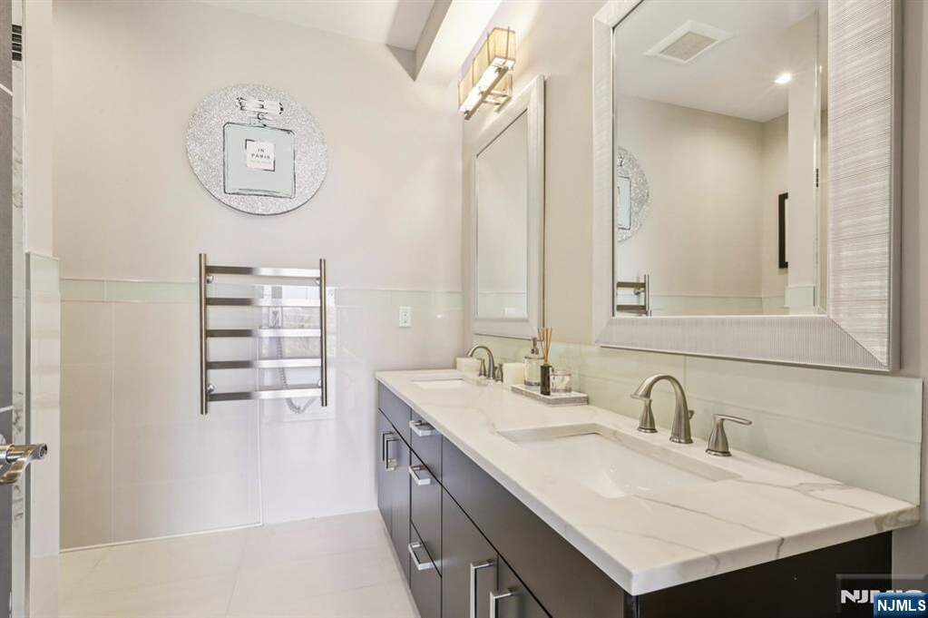 4 Bedroom Villa/Townhouse's Image 25