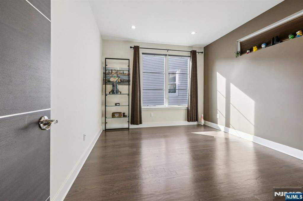 4 Bedroom Villa/Townhouse's Image 29