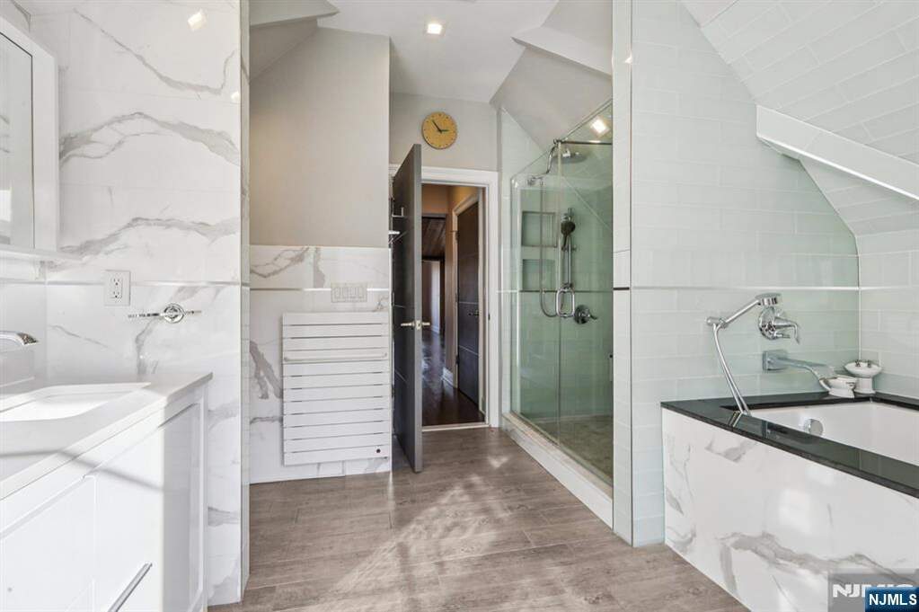 4 Bedroom Villa/Townhouse's Image 36