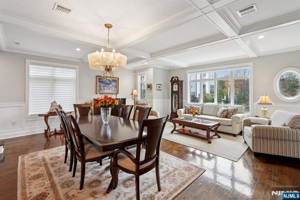 2 Bedroom Villa/Townhouse's Image 9
