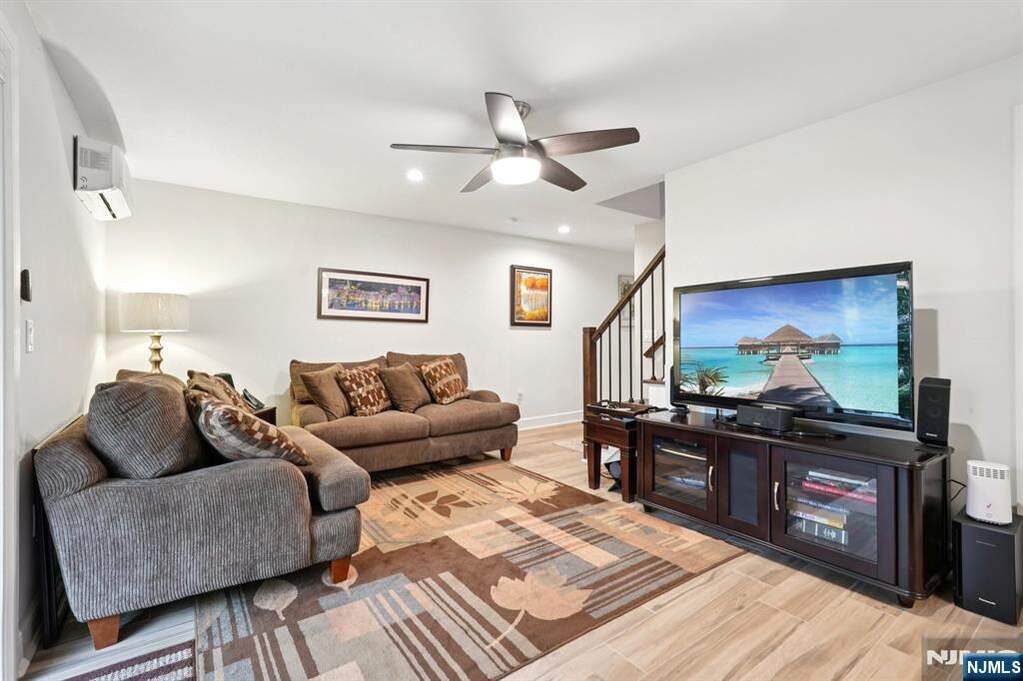 2 Bedroom Villa/Townhouse's Image 21