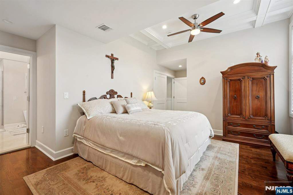 2 Bedroom Villa/Townhouse's Image 32