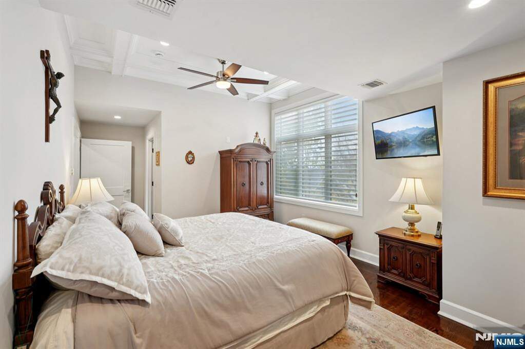 2 Bedroom Villa/Townhouse's Image 33
