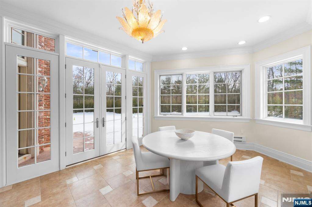 5 Bedroom Single Family Home/House's Image 11