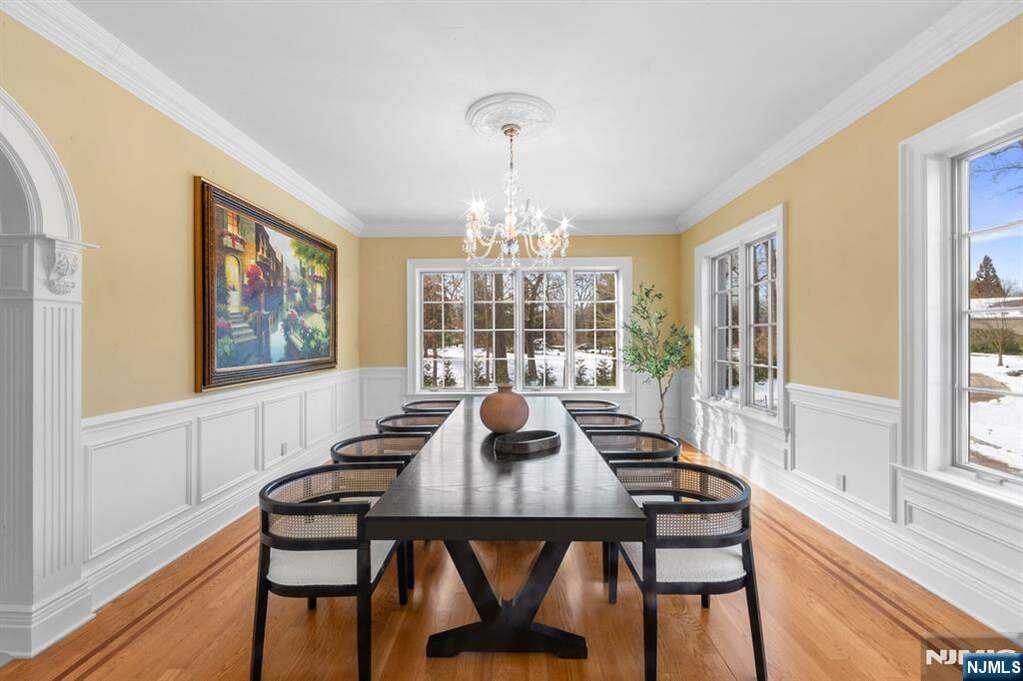5 Bedroom Single Family Home/House's Image 13
