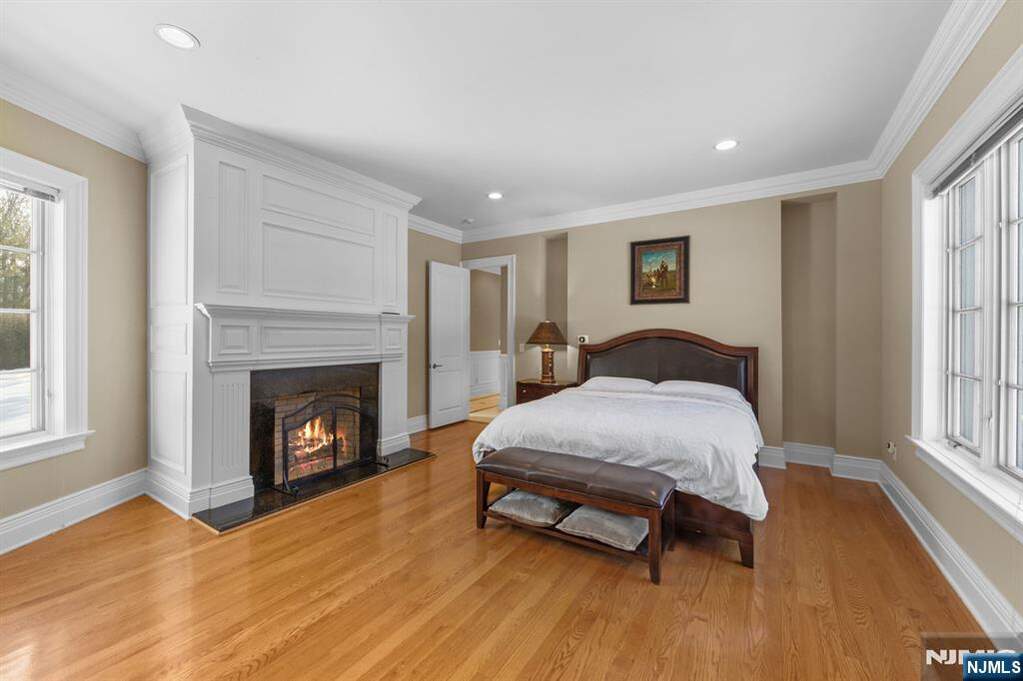 5 Bedroom Single Family Home/House's Image 20
