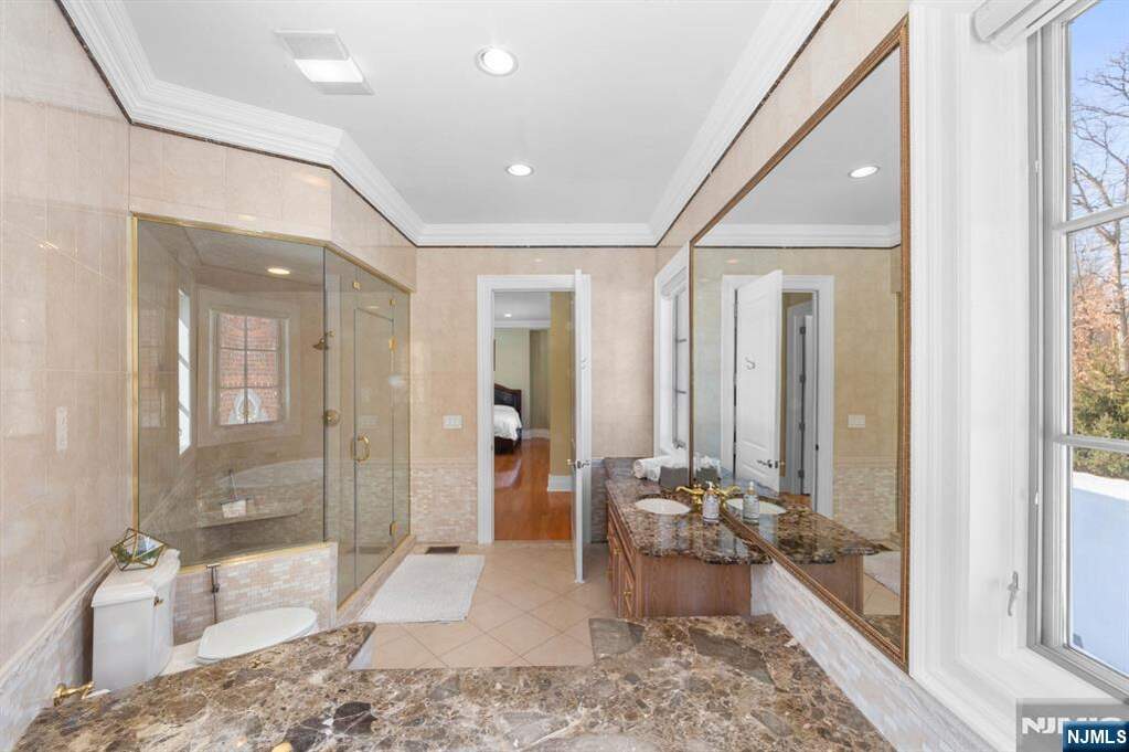 5 Bedroom Single Family Home/House's Image 24