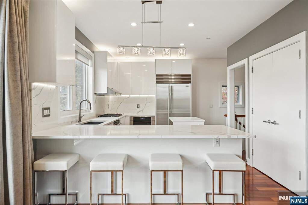 4 Bedroom Villa/Townhouse's Image 7
