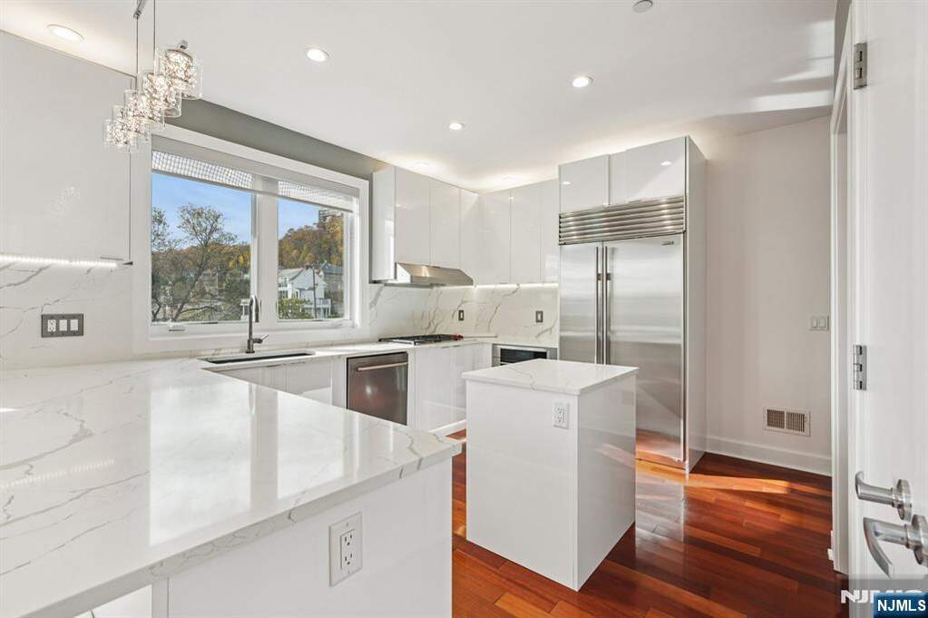 4 Bedroom Villa/Townhouse's Image 8