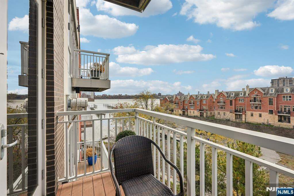 4 Bedroom Villa/Townhouse's Image 9
