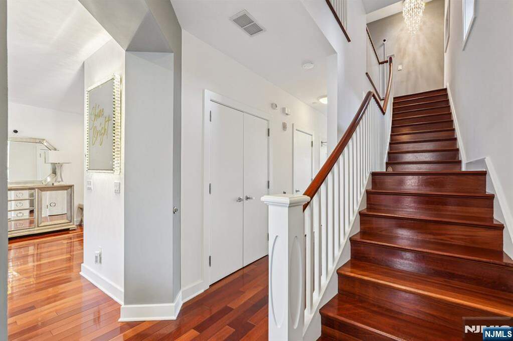 4 Bedroom Villa/Townhouse's Image 11