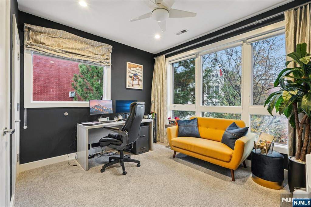 4 Bedroom Villa/Townhouse's Image 22